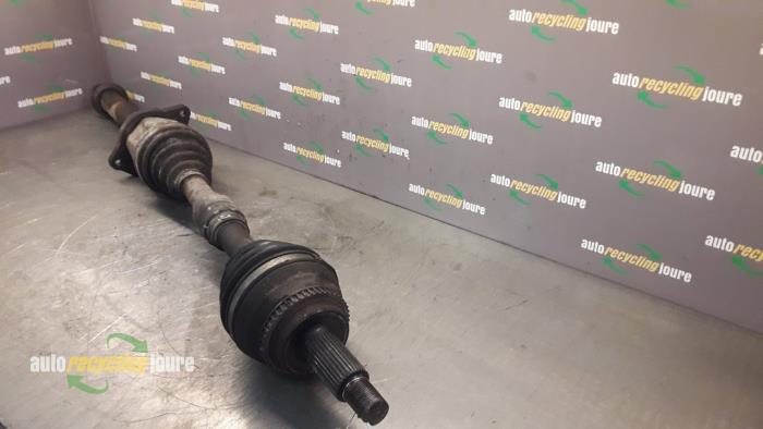Gebruikte Steekas links-voor Toyota Avensis Verso (M20) 2.0 D-4D 16V Prijs € 49,99 Margeregeling aangeboden door Autorecycling Joure B.V.
