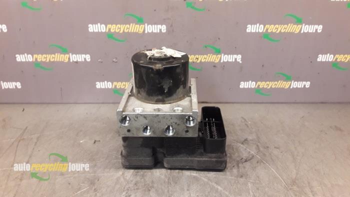 Gebruikte ABS Pomp Ford Focus 2 Wagon 1.4 16V Prijs € 29,99 Margeregeling aangeboden door Autorecycling Joure B.V.