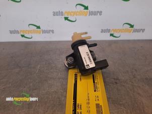 Gebruikte Overdrukklep Turbo Volkswagen Golf V (1K1) 2.0 TDI 16V Prijs € 15,00 Margeregeling aangeboden door Autorecycling Joure B.V.