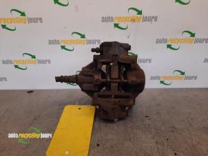 Gebruikte Remklauw (Tang) rechts-achter Mercedes C Sportcoupé (C203) 1.8 C-200K 16V Prijs € 30,00 Margeregeling aangeboden door Autorecycling Joure B.V.