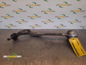 Gebruikte Triangel links-voor BMW 5 serie Touring (E39) 523i 24V Prijs € 17,50 Margeregeling aangeboden door Autorecycling Joure B.V.