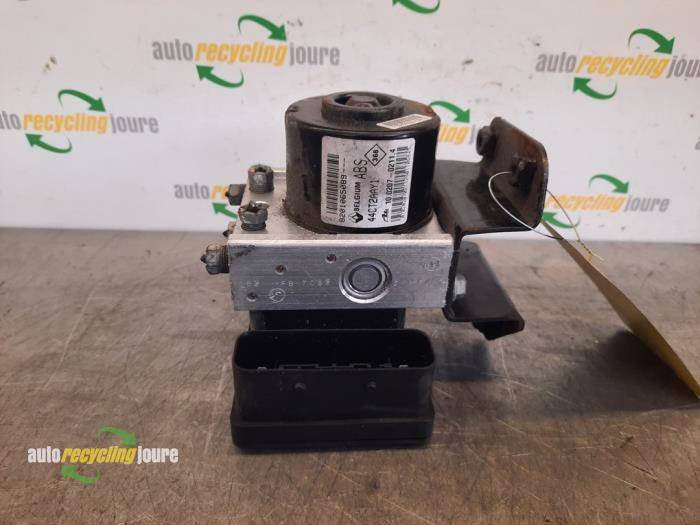 Gebruikte ABS Pomp Renault Twingo II (CN) 1.5 dCi 90 FAP Prijs € 29,99 Margeregeling aangeboden door Autorecycling Joure B.V.