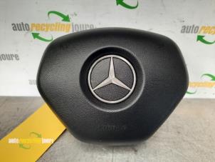 Gebruikte Airbag links (Stuur) Mercedes A (W176) 1.6 A-180 16V Prijs € 150,00 Margeregeling aangeboden door Autorecycling Joure B.V.