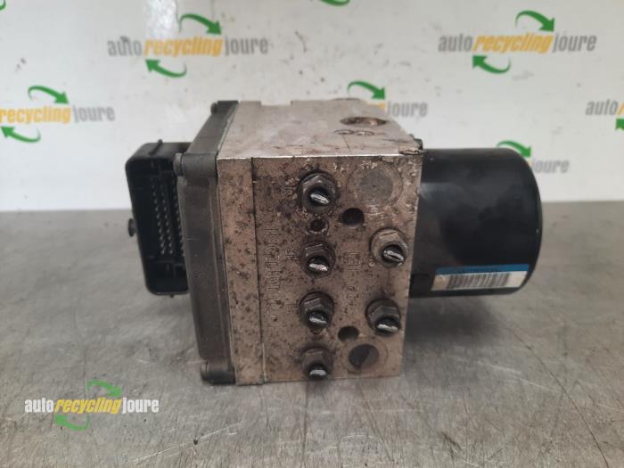 Gebruikte ABS Pomp Volkswagen Passat Variant (3C5) 2.0 TDI 16V 140 Prijs € 29,99 Margeregeling aangeboden door Autorecycling Joure B.V.