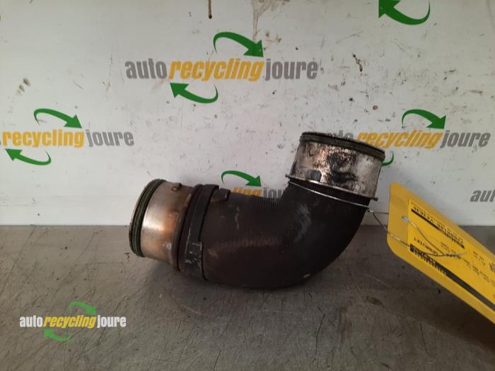 Gebruikte Intercooler Slang Volkswagen Passat Variant (3C5) 2.0 TDI 16V 140 Prijs € 15,00 Margeregeling aangeboden door Autorecycling Joure B.V.