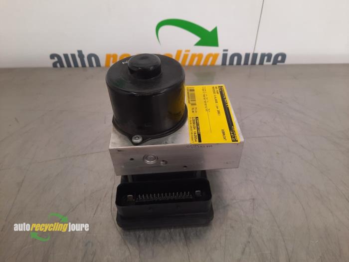 Gebruikte ABS Pomp Mercedes C Sportcoupé (C203) 2.0 C-200K 16V Prijs € 29,99 Margeregeling aangeboden door Autorecycling Joure B.V.
