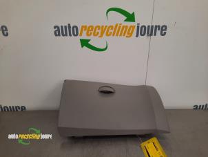 Gebruikte Dashboard klep Renault Twingo II (CN) 1.2 Prijs € 20,00 Margeregeling aangeboden door Autorecycling Joure B.V.