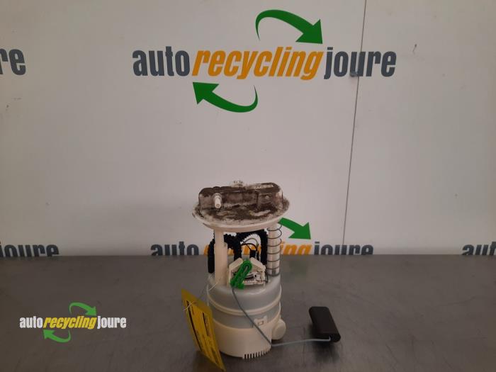 Gebruikte Tank element Pomp Renault Twingo II (CN) 1.2 Prijs € 24,99 Margeregeling aangeboden door Autorecycling Joure B.V.