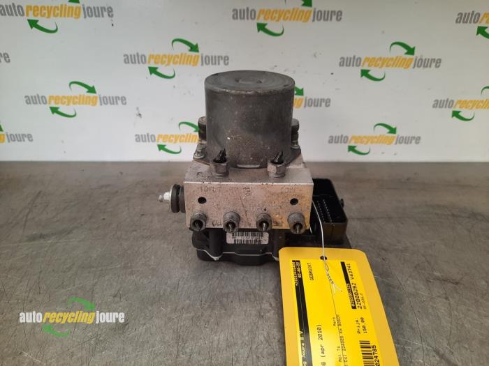 Gebruikte ABS Pomp Peugeot 5008 I (0A/0E) 1.6 HDiF 16V Prijs € 49,99 Margeregeling aangeboden door Autorecycling Joure B.V.