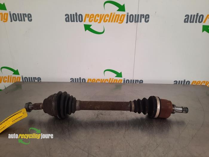 Gebruikte Aandrijfas links-voor Peugeot 5008 I (0A/0E) 1.6 HDiF 16V Prijs € 24,99 Margeregeling aangeboden door Autorecycling Joure B.V.