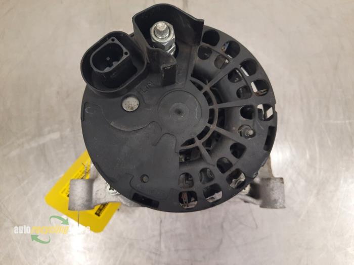 Dynamo van een Fiat 500 (312) 0.9 TwinAir 65 2013