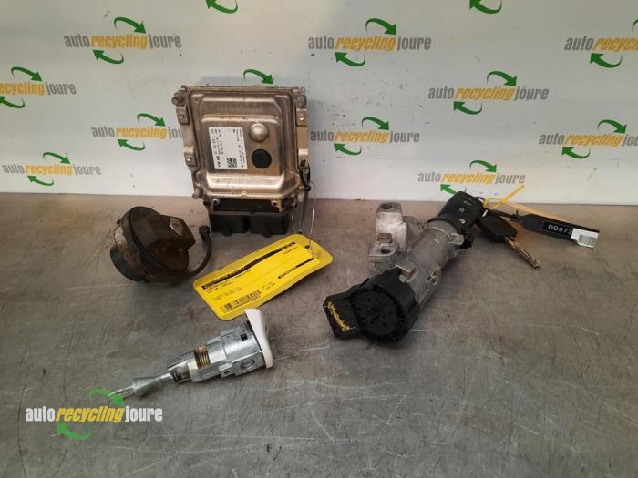 Gebruikte Kontaktslot + computer Volkswagen Up! (121) 1.0 12V 75 Prijs € 120,00 Margeregeling aangeboden door Autorecycling Joure B.V.