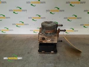 Gebruikte ABS Pomp Volkswagen Transporter/Caravelle T6 2.0 TDI DRF Prijs € 190,00 Margeregeling aangeboden door Autorecycling Joure B.V.