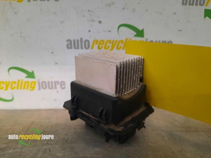 Kachel Weerstand van een Renault Clio IV Estate/Grandtour (7R) 1.5 Energy dCi 90 FAP 2014