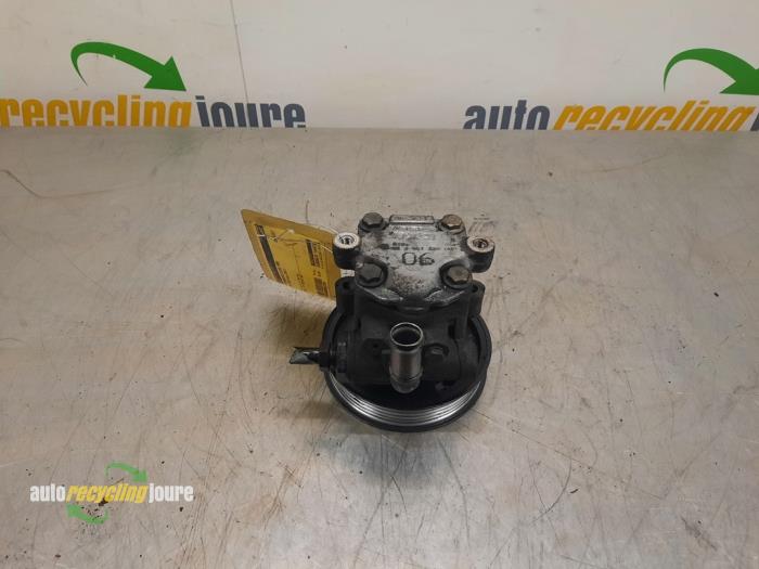 Gebruikte Pomp Servo Volkswagen Polo III (6N2) 1.4 TDI Prijs € 30,00 Margeregeling aangeboden door Autorecycling Joure B.V.