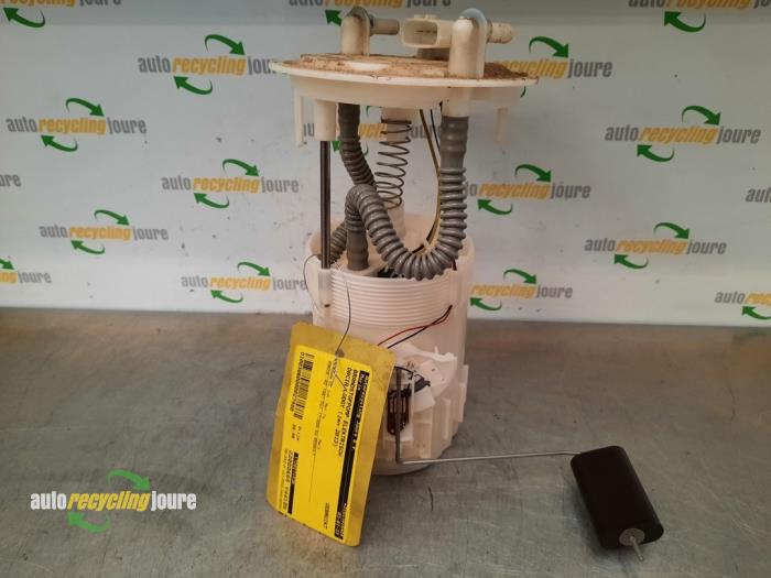 Gebruikte Tank element Pomp Dacia Lodgy (JS/SD0J) 1.5 dCi FAP Prijs € 24,99 Margeregeling aangeboden door Autorecycling Joure B.V.