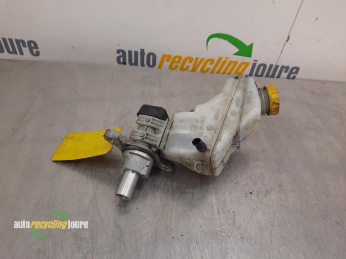 Gebruikte Hoofdremcilinder Alfa Romeo MiTo (955) 1.4 Turbo Multi Air 16V Prijs € 30,00 Margeregeling aangeboden door Autorecycling Joure B.V.