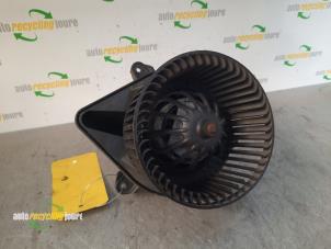 Gebruikte Kachel Ventilatiemotor Opel Vivaro 2.0 CDTI Prijs € 35,00 Margeregeling aangeboden door Autorecycling Joure B.V.