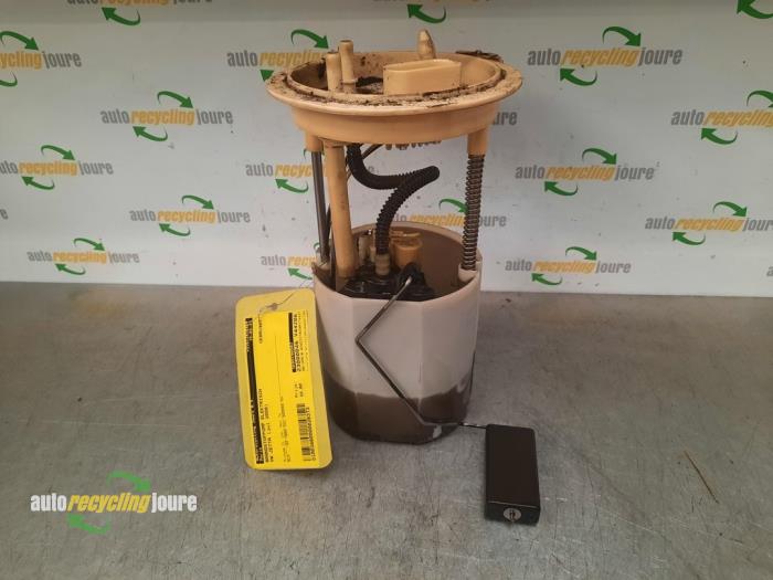 Gebruikte Tank element Pomp Volkswagen Jetta III (1K2) 1.9 TDI Prijs € 24,99 Margeregeling aangeboden door Autorecycling Joure B.V.
