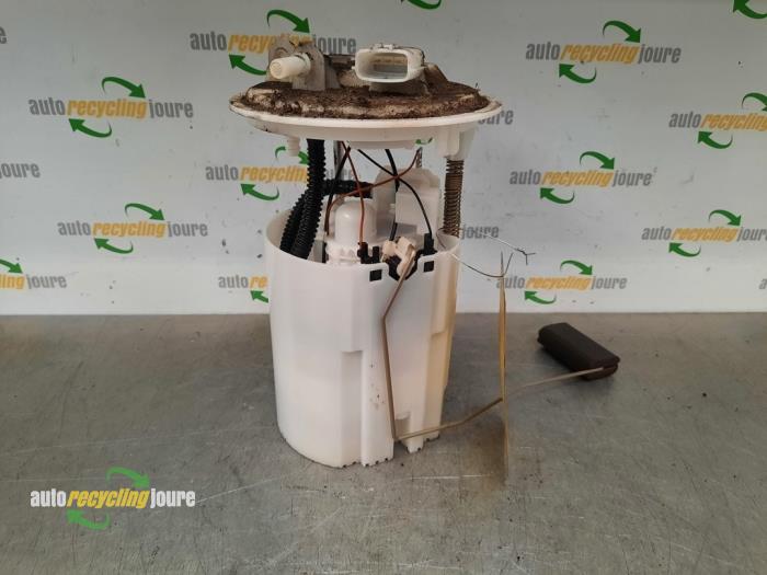 Gebruikte Tank element Pomp Renault Megane III Grandtour (KZ) 1.4 16V TCe 130 Prijs € 24,99 Margeregeling aangeboden door Autorecycling Joure B.V.