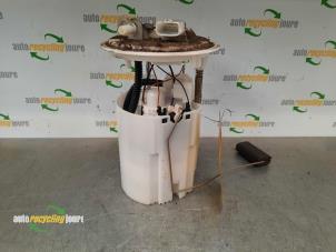 Gebruikte Tank element Pomp Renault Megane III Grandtour (KZ) 1.4 16V TCe 130 Prijs € 34,99 Margeregeling aangeboden door Autorecycling Joure B.V.
