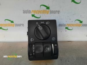 Gebruikte Licht Schakelaar Opel Astra G (F08/48) 1.8 16V Prijs € 20,00 Margeregeling aangeboden door Autorecycling Joure B.V.