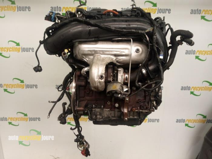 Motor van een Ford Focus 3 Wagon 2.0 TDCi 16V 115 2011