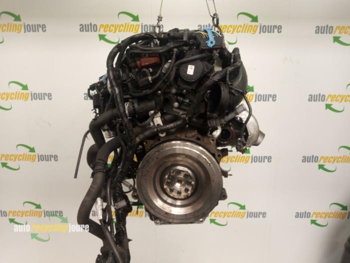 Motor van een Ford Focus 3 Wagon 2.0 TDCi 16V 115 2011