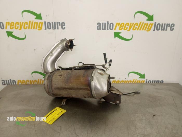 Gebruikte Roetfilter Renault Kangoo Express (FW) 1.5 dCi 75 FAP Prijs € 100,00 Margeregeling aangeboden door Autorecycling Joure B.V.