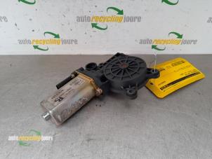 Gebruikte Motor portierruit Ford Fiesta 5 (JD/JH) 1.25 16V Prijs € 25,00 Margeregeling aangeboden door Autorecycling Joure B.V.