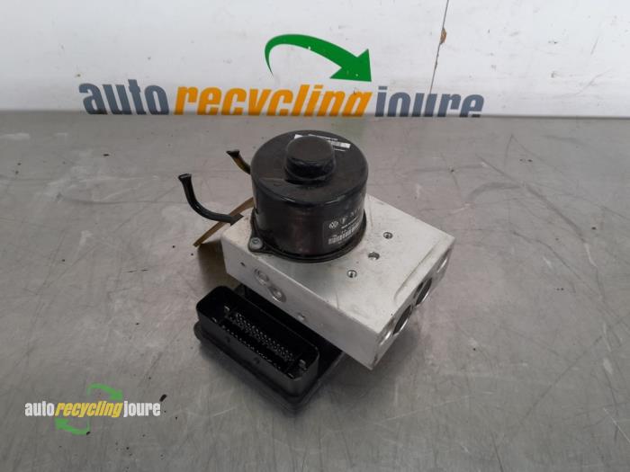Gebruikte ABS Pomp Volkswagen Touareg (7LA/7L6) 4.2 V8 40V Prijs € 125,00 Margeregeling aangeboden door Autorecycling Joure B.V.