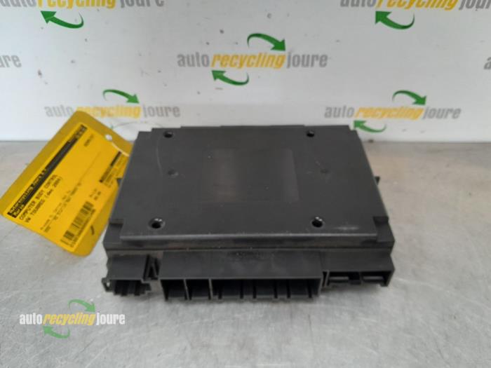 Gebruikte Computer Body Control Volkswagen Touareg (7LA/7L6) 4.2 V8 40V Prijs € 85,00 Margeregeling aangeboden door Autorecycling Joure B.V.