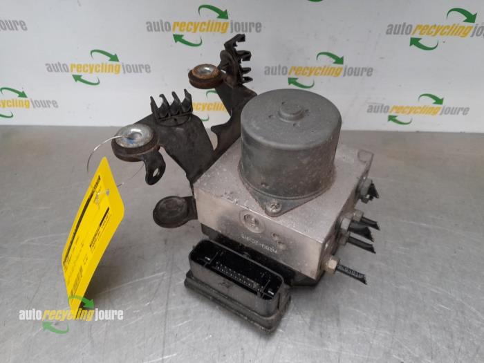Gebruikte ABS Pomp Ford Mondeo IV Wagon 2.0 TDCi 140 16V Prijs € 49,99 Margeregeling aangeboden door Autorecycling Joure B.V.