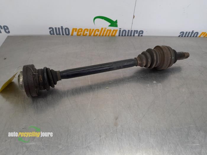 Gebruikte Aandrijfas links-achter BMW 5 serie (E39) 528i 24V Prijs € 24,99 Margeregeling aangeboden door Autorecycling Joure B.V.