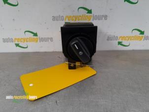 Gebruikte Licht Schakelaar Mercedes B (W245) 1.5 B-150 16V Prijs € 25,00 Margeregeling aangeboden door Autorecycling Joure B.V.