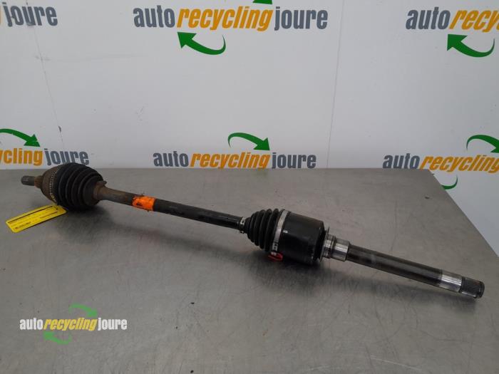 Gebruikte Steekas rechts-voor Mercedes ML II (164/4JG) 3.0 ML-320 CDI 4-Matic V6 24V Prijs € 80,00 Margeregeling aangeboden door Autorecycling Joure B.V.