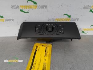 Gebruikte Licht Schakelaar BMW 5 serie (E60) 520i 24V Prijs € 25,00 Margeregeling aangeboden door Autorecycling Joure B.V.