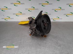 Gebruikte Servopomp BMW 5 serie (E60) 520i 24V Prijs € 59,95 Margeregeling aangeboden door Autorecycling Joure B.V.