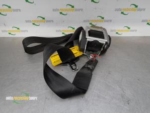 Gebruikte Veiligheidsgordel rechts-voor Audi A6 (C6) 2.4 V6 24V Prijs € 39,95 Margeregeling aangeboden door Autorecycling Joure B.V.