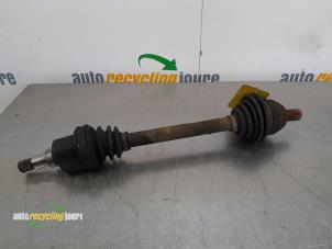 Gebruikte Aandrijfas links-voor Ford Focus 2 1.4 16V Prijs € 25,00 Margeregeling aangeboden door Autorecycling Joure B.V.