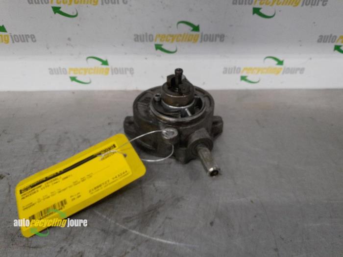 Gebruikte Vacuumpomp (Diesel) Mercedes Vito (639.6) 2.2 109 CDI 16V Prijs € 25,00 Margeregeling aangeboden door Autorecycling Joure B.V.