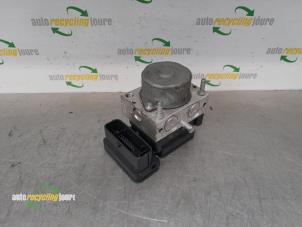 ABS Pomp van een Fiat Panda (312) 0.9 TwinAir Turbo 85 2012