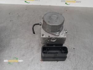 ABS Pomp van een Fiat Panda (312) 0.9 TwinAir Turbo 85 2012