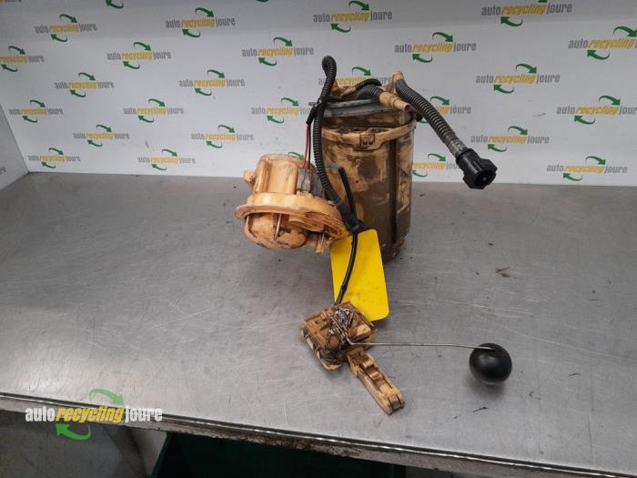 Gebruikte Tank element Pomp Volkswagen Touareg (7LA/7L6) 5.0 TDI V10 Prijs € 24,99 Margeregeling aangeboden door Autorecycling Joure B.V.