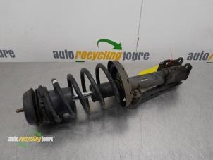 Gebruikte Mac Phersonpoot rechts-voor Opel Astra G (F67) 2.0 16V Turbo OPC Prijs € 25,00 Margeregeling aangeboden door Autorecycling Joure B.V.