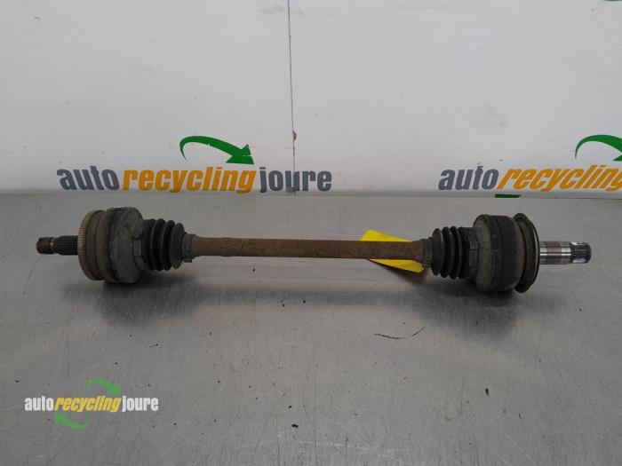 Gebruikte Aandrijfas rechts-achter Mercedes C Combi (S203) 2.2 C-220 CDI 16V Prijs € 49,99 Margeregeling aangeboden door Autorecycling Joure B.V.