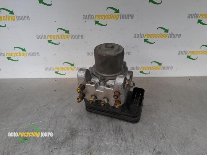 Gebruikte ABS Pomp Honda Stream I (RN) 1.7 16V VTEC Prijs € 75,00 Margeregeling aangeboden door Autorecycling Joure B.V.