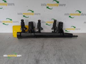 Gebruikte Injector brug Peugeot 208 I (CA/CC/CK/CL) 1.2 Vti 12V PureTech 82 Prijs € 59,99 Margeregeling aangeboden door Autorecycling Joure B.V.