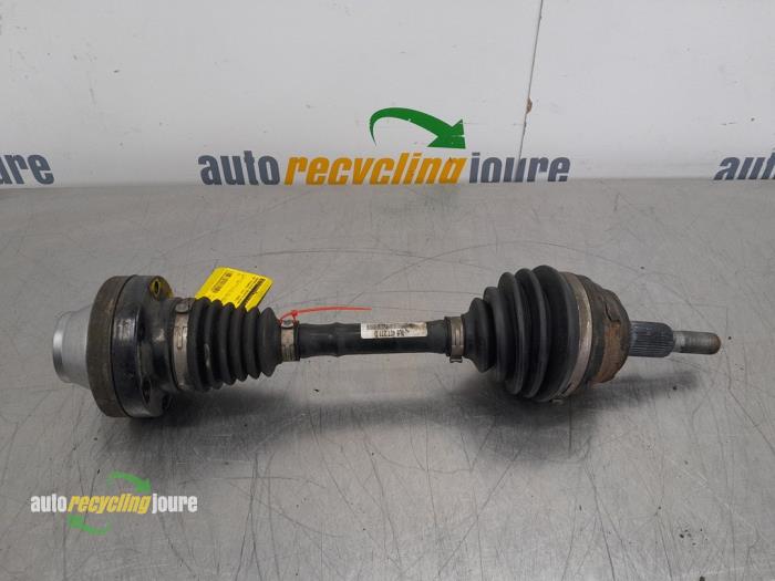 Gebruikte Aandrijfas rechts-voor Volkswagen Touareg (7LA/7L6) 2.5 TDI R5 Prijs € 49,99 Margeregeling aangeboden door Autorecycling Joure B.V.