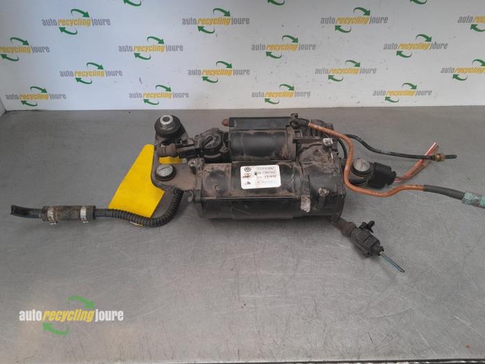 Gebruikte Compressor Volkswagen Touareg (7LA/7L6) 4.2 V8 40V Prijs € 299,99 Margeregeling aangeboden door Autorecycling Joure B.V.